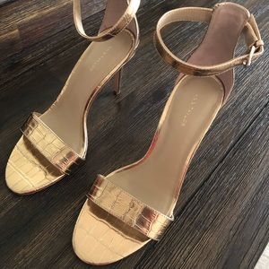 Brand new gold Ann Taylor heels